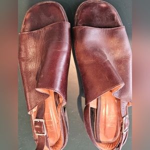 brown sandals size 8